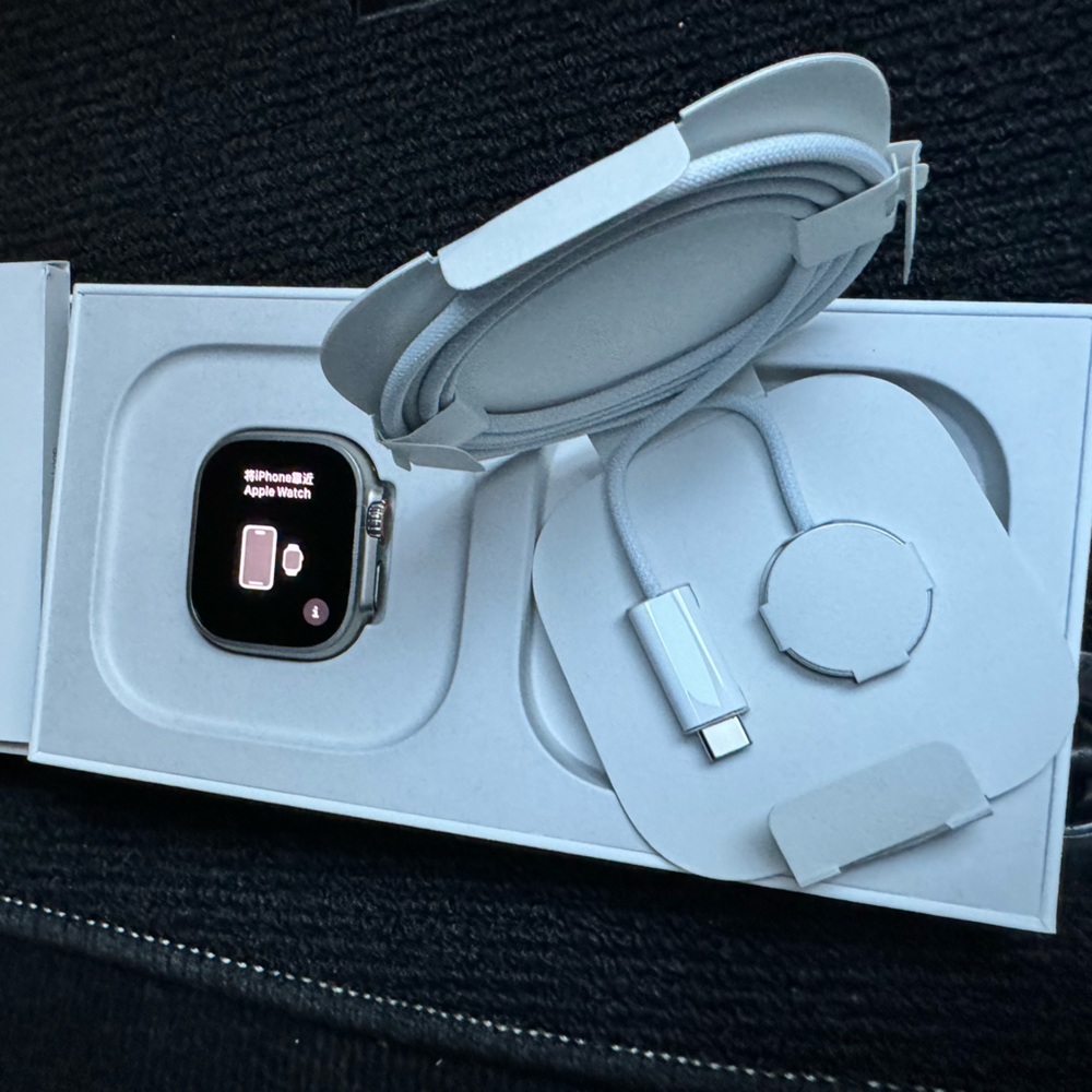 Apple Watch Ultra titanium